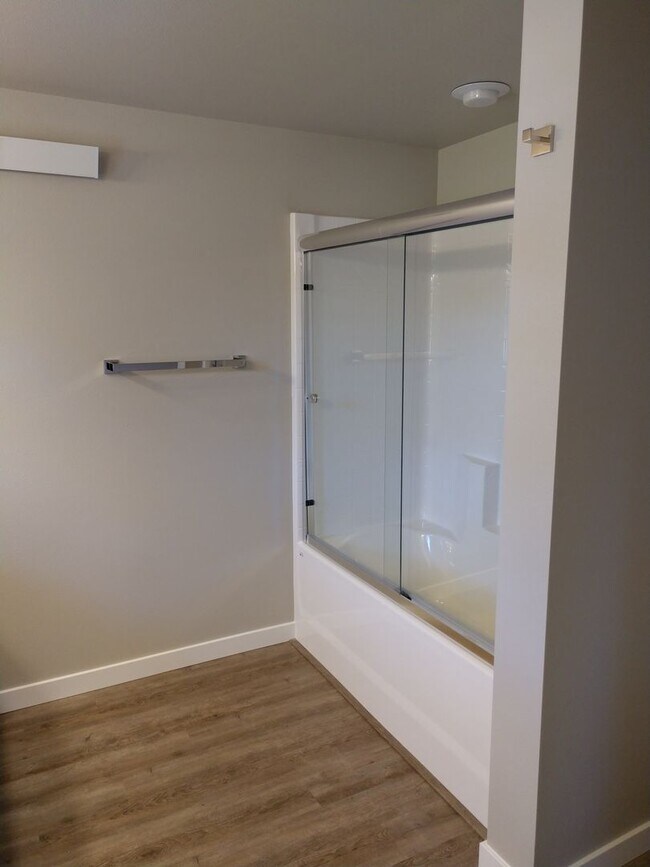 Building Photo - 2235 Electric Ave