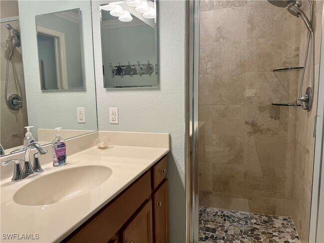 Building Photo - 9735 Acqua Ct
