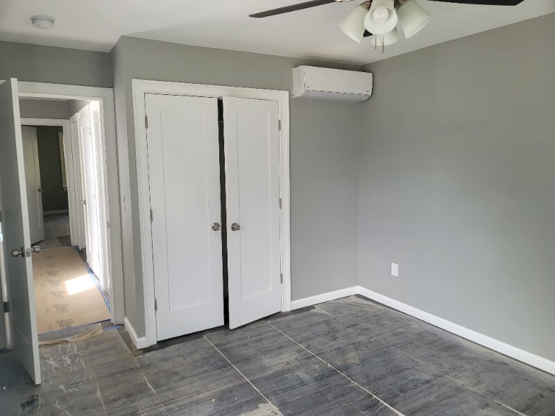 Building Photo - 225 Lakeside Ave