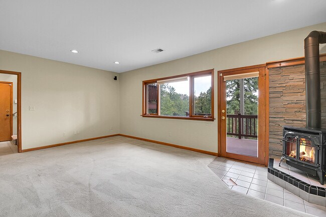 Building Photo - 5368 Evergreen Heights Dr
