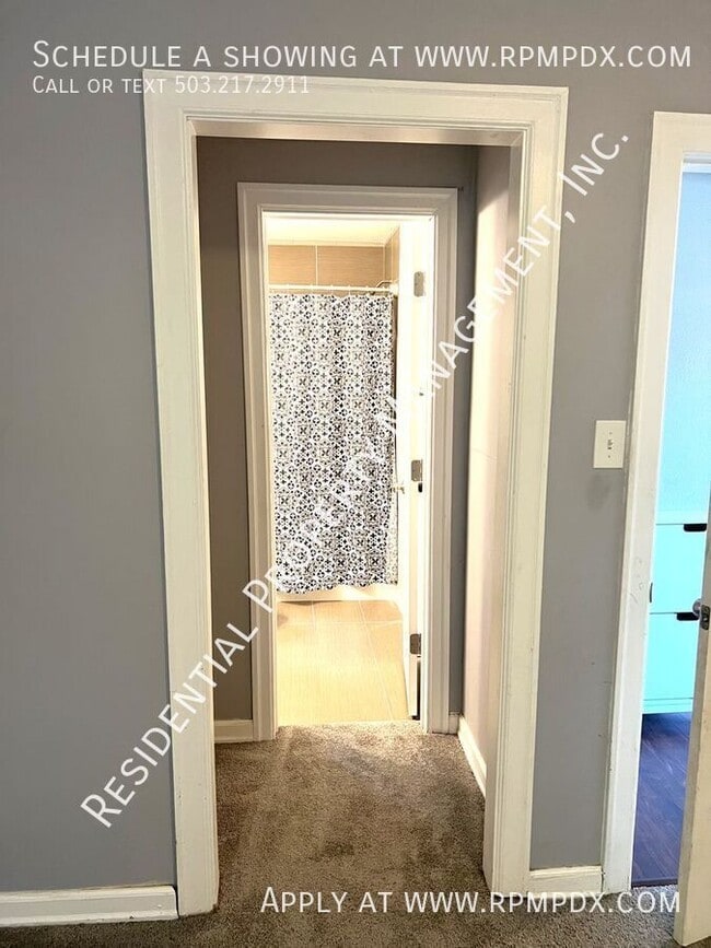 Building Photo - 4512 SW Fairvale Ct