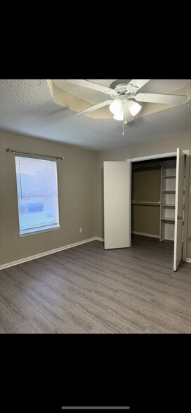 Building Photo - 1305 Bagby Ave