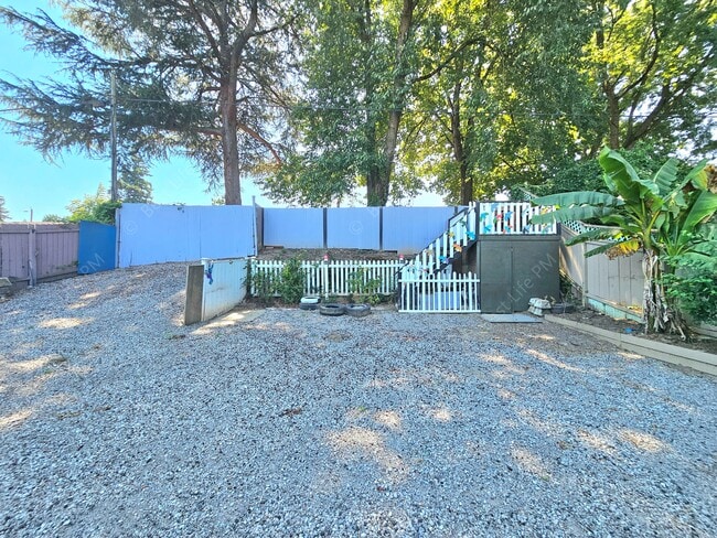 Building Photo - 6830 N Columbia Blvd