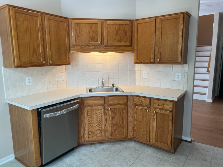 Building Photo - 18013 Royal Bonnet Cir