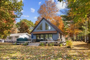 Building Photo - 8015 Aarwood Trl NW