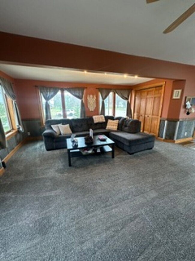 Building Photo - 3 Bed Single Family Home - Staples - Detached 3 car garage