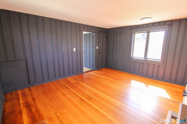 Building Photo - 883 Worthington Ridge