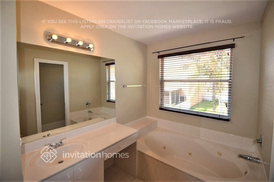 Building Photo - 19166 NW 13th Ct