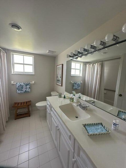 Building Photo - 740 Lake Orchid Cir