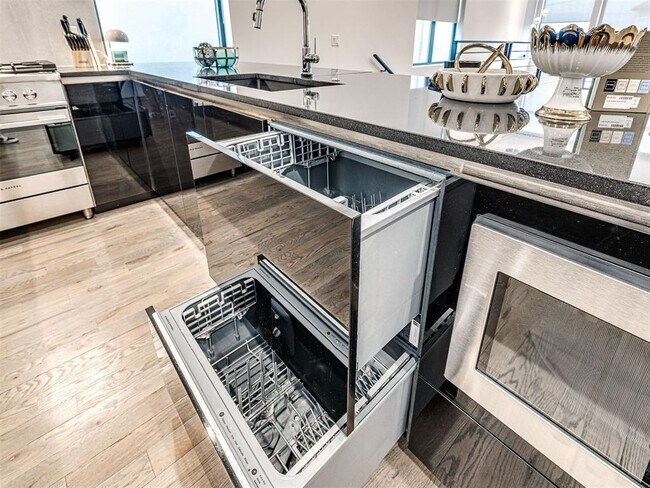 Building Photo - 825 NW 6th St