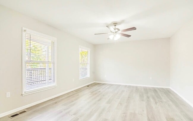 Building Photo - 1315 Clermont Rd