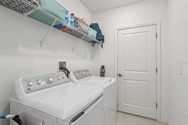 Building Photo - 1099 Calico Pointe Cir