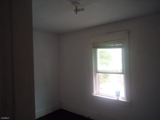 Building Photo - 1 br, 1 bath 4plex - 2306 Crawford Street ...