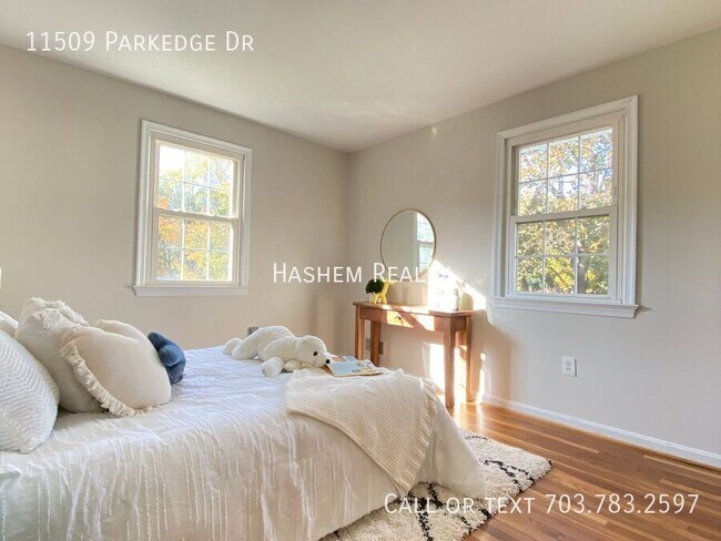 Building Photo - 11509 Parkedge Dr