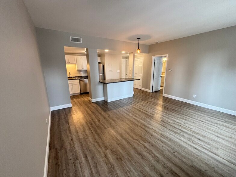 Building Photo - 5316 Pershing Ave