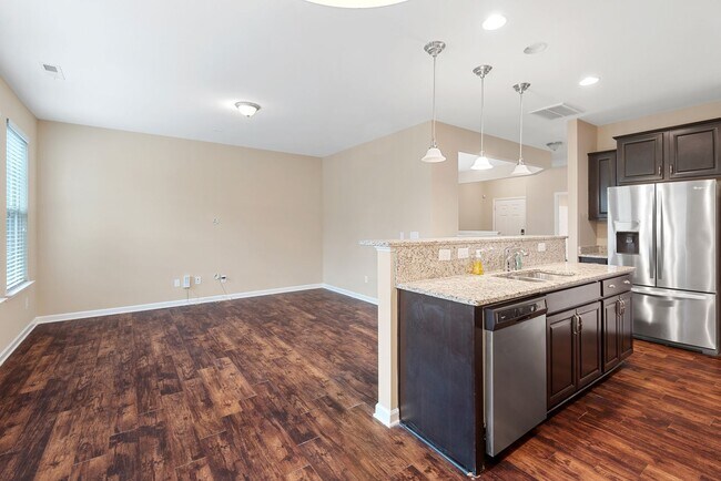 Building Photo - Beautiful 4BR, 2.5BA End Unit Townhome in East Raleigh - Available Now!