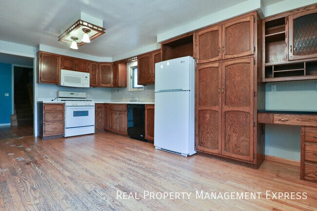 Building Photo - 47704 E 69th St