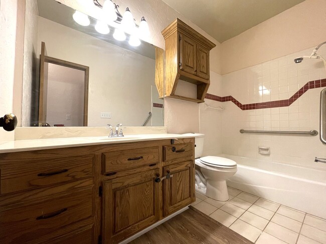 Building Photo - 12409 Hastings Rd