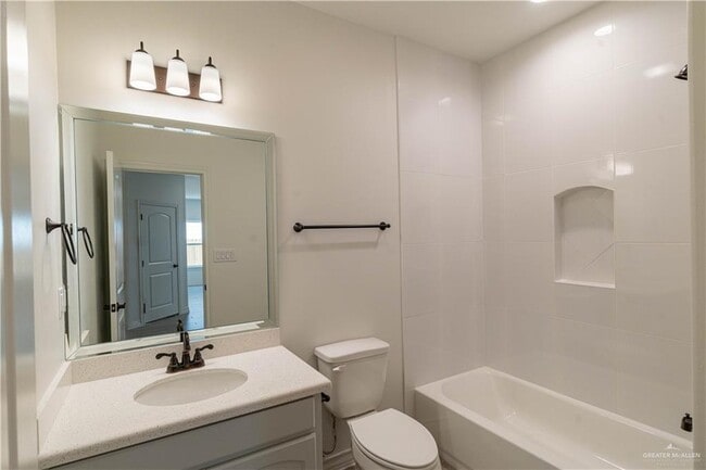 Building Photo - 405 Rio Red St