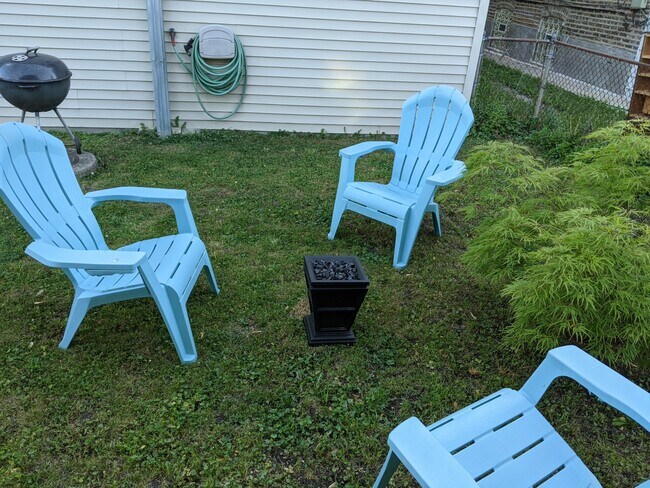 Backyard, Springtime - 4431 N Springfield Ave