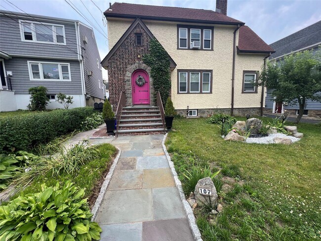 Primary Photo - 107 Park Ave