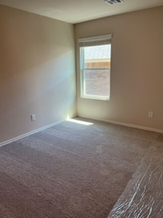 Building Photo - BRAND NEW HOME! First month free!