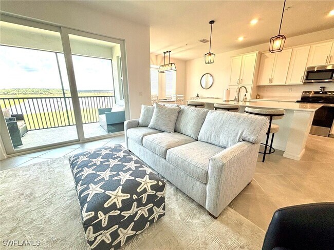 Building Photo - 15275 Grn Acrs Ave