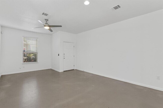 Building Photo - 5804 Loblolly Ln