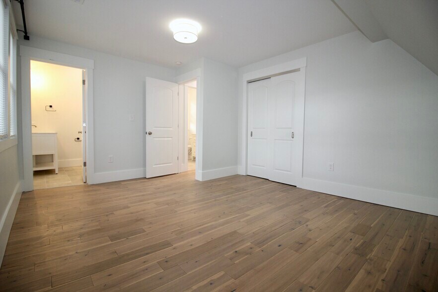 Bedroom 1 - 6701 Buckingham Plz