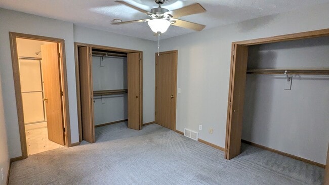 Building Photo - 3-bedroom raised ranch with finished basement and great flow