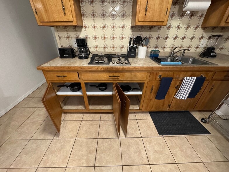 Building Photo - 608 Alicia Dr