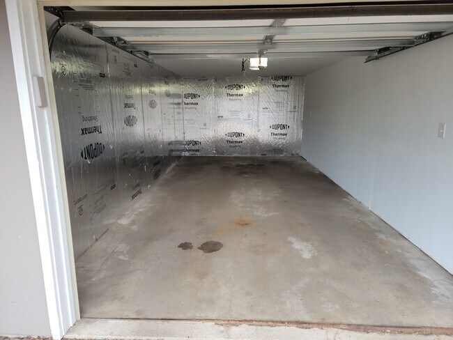 Garage - 316 Lewis St S