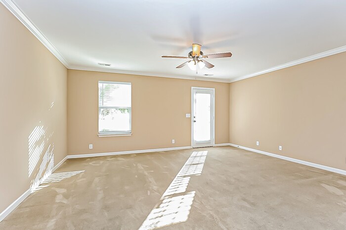 Building Photo - 410 Wichita Dr