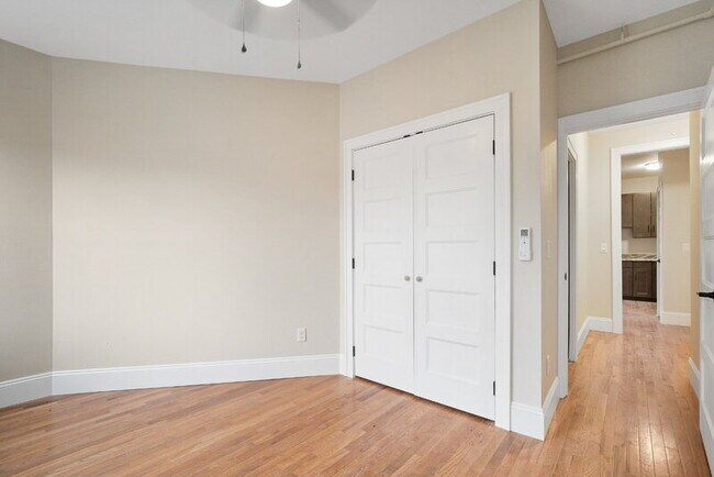 Building Photo - 702 20th St