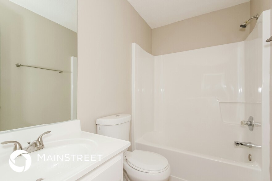 Building Photo - 5934 Colonnade Dr