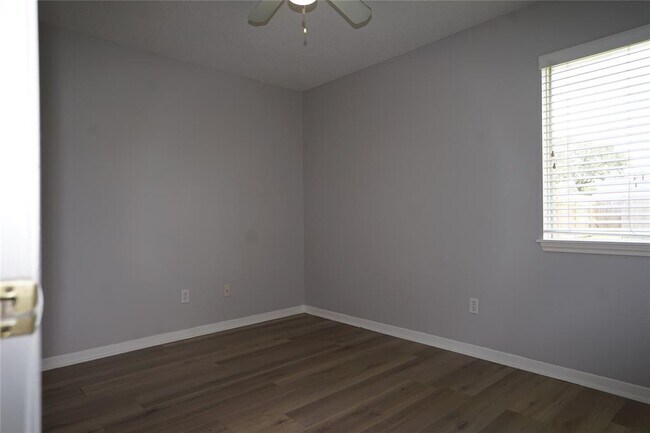 Building Photo - 3130 Windmill St