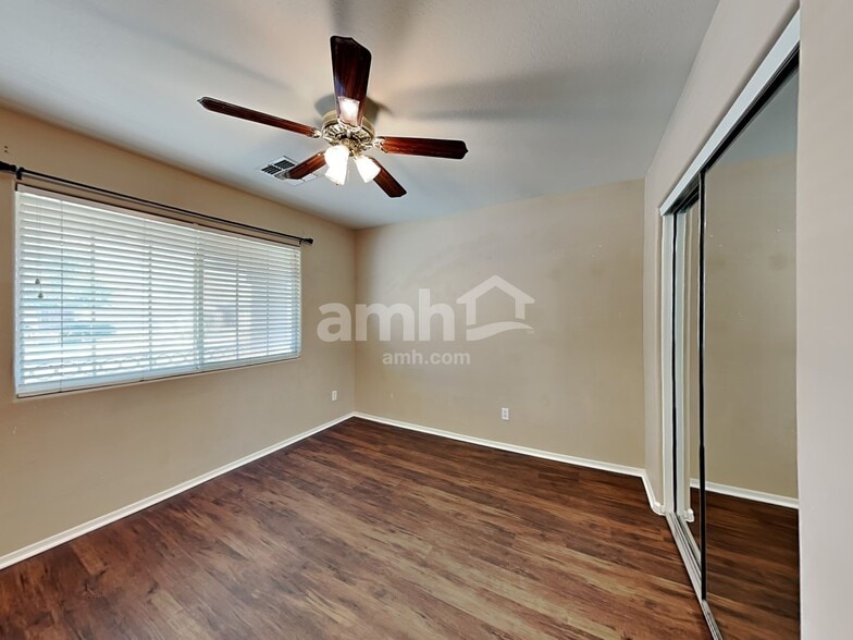 Building Photo - 16776 W Mesquite Dr