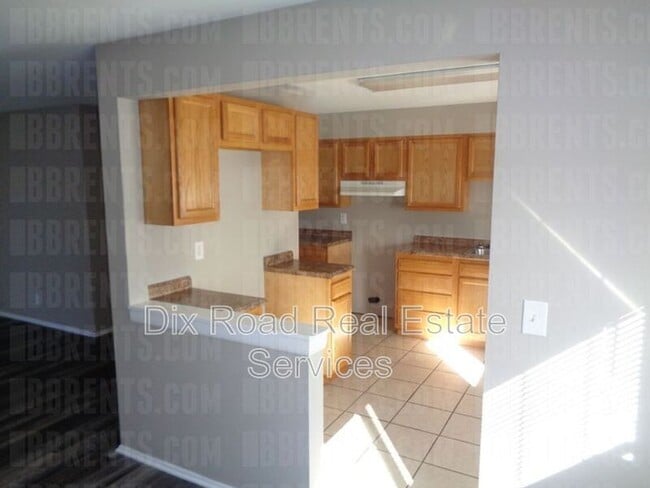 Building Photo - 374 Rockford Dr