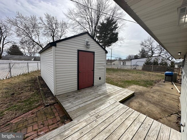 Building Photo - 120 Lebbie Ln