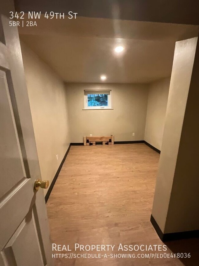 Building Photo - 342 NW 49th St