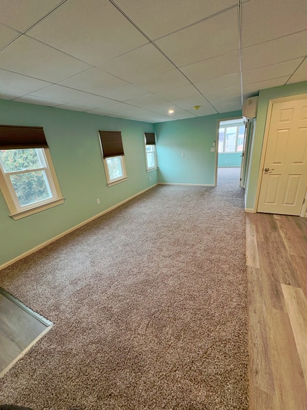 Building Photo - 18 W Second St