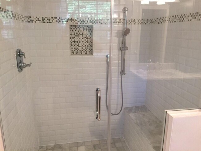 Building Photo - 4625 Kings Down Rd