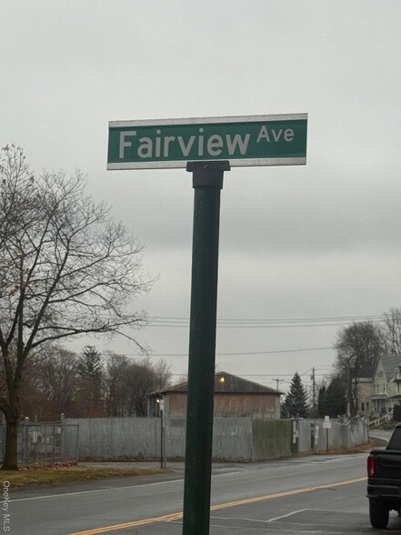 Building Photo - 79 Monhagen Ave