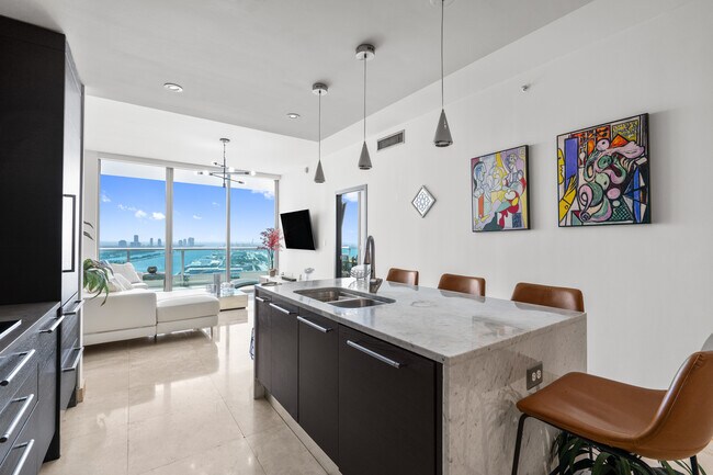 Building Photo - 900 Biscayne Blvd