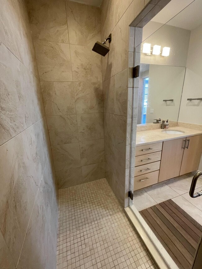 Building Photo - 199 S 5th St