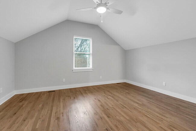 Building Photo - Beautiful North Nashville Home