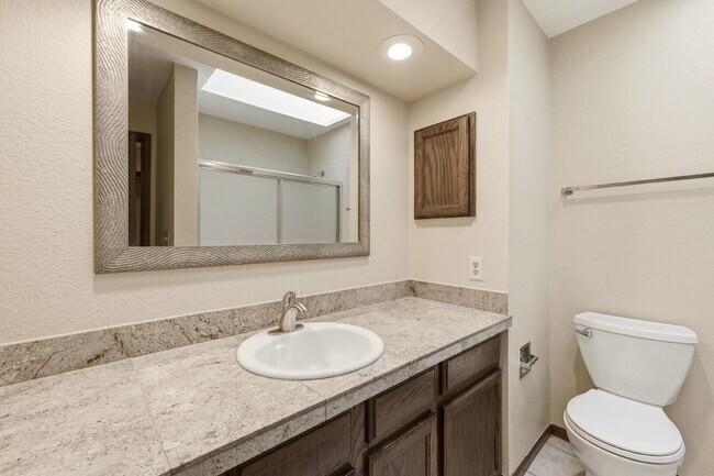 Building Photo - Single-Family Home in Near-Perfect Condition | 931 square foot 3-Car Garage!! | Covered Patio | L...