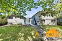 Building Photo - 2 bedroom 1 Bathroom with washer and Dryer...