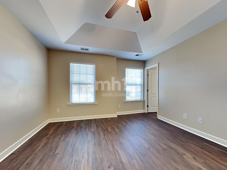 Building Photo - 3048 Adventure Way