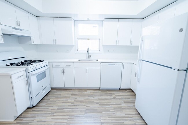 Building Photo - 6219 Polk St